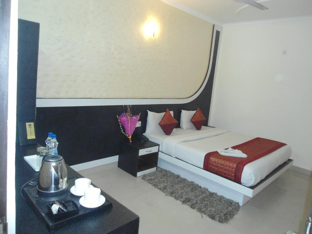 Hotel Global Radiance Ню Делхи Екстериор снимка