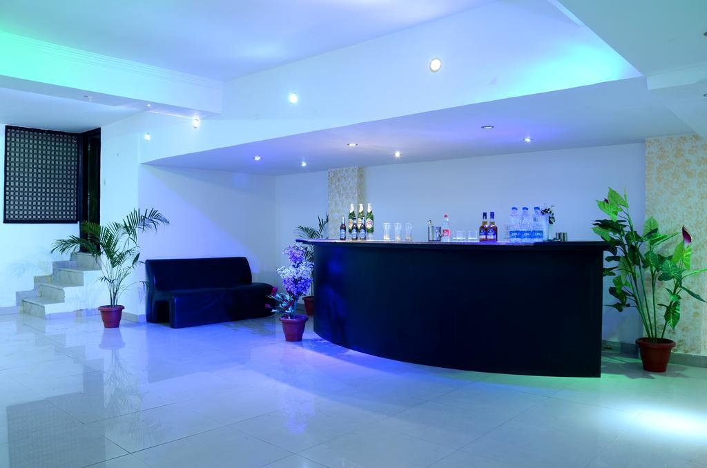 Hotel Global Radiance Ню Делхи Екстериор снимка